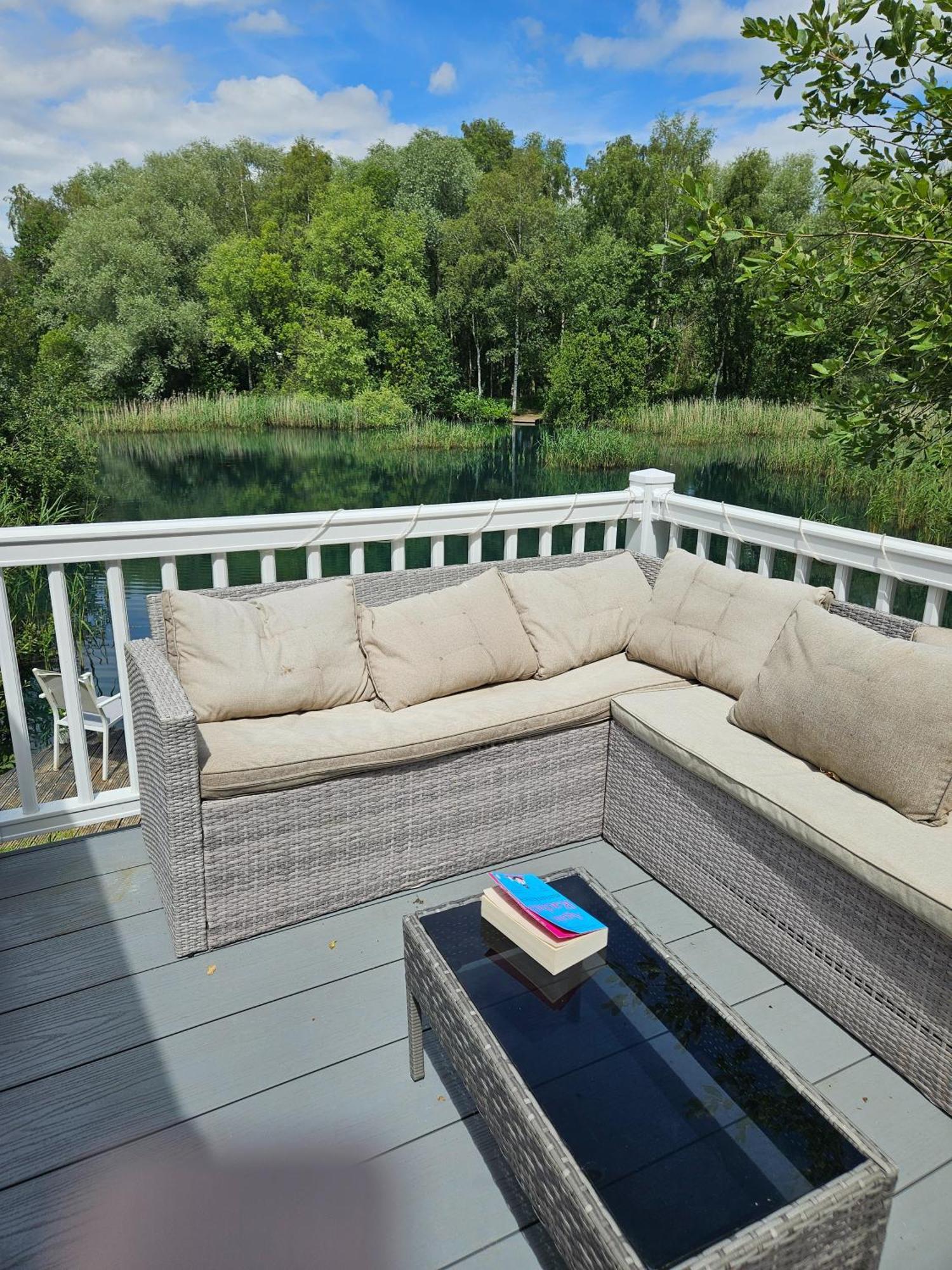 Luxury Lakeside Caravan With Hottub And Private Fishing Peg, Tattershall Lakes 外观 照片